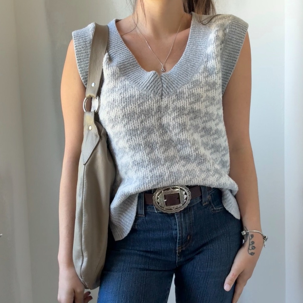 Abercrombie & Fitch Houndstooth V-Neck Sweater Vest – XS